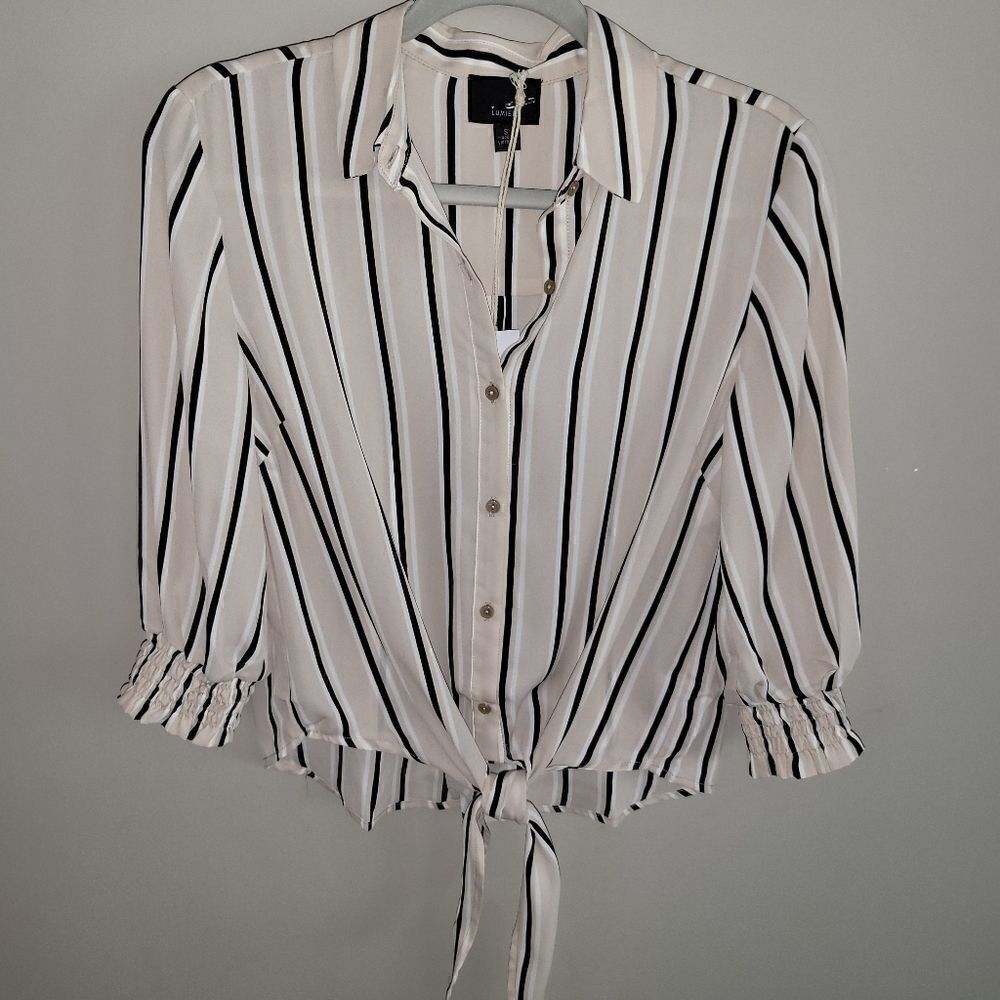 NWT! Lumiere Button Down front tie blouse small